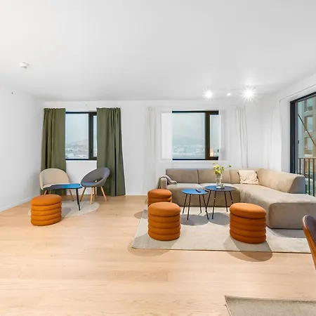 Northern Lights Haven 2bd Sea View Apartment